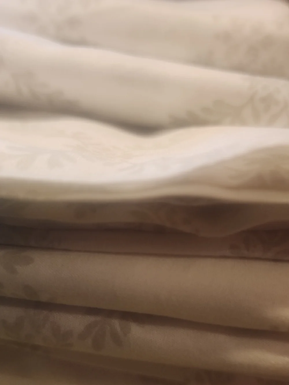 Signature Hemmed Sheet Set — Light Gray Floral - Picture 6 of 9